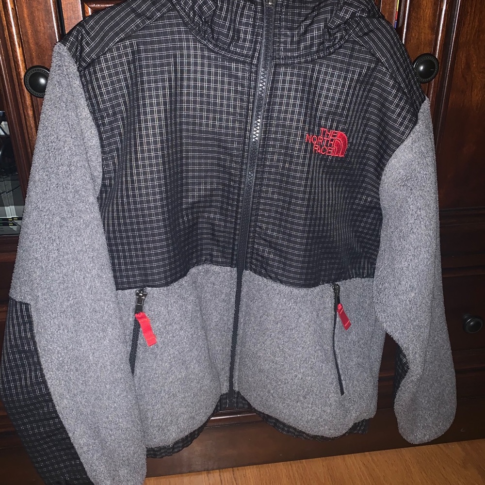 Boys hooded north face jacket size small 7/8